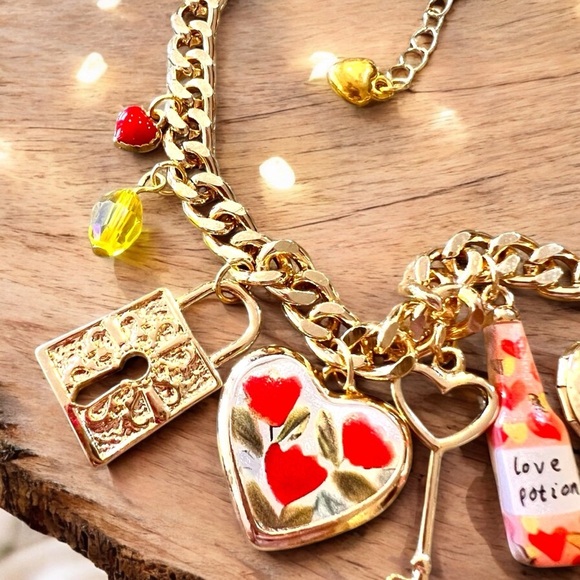 Gold toned charm necklace Love potion charms Lemons Hearts Tulips beautiful - Picture 15 of 17